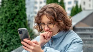 Strica iz BiH olakšao za skoro 4.000 KM: Otključao telefon i prebacio novac na svoj račun