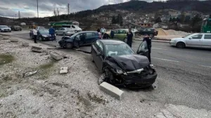 Detalji teške nesreće na ulazu u Semizovac: Teško povrijeđene dvije osobe