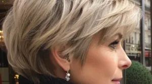 Brišu godine s lica i dižu stil u sekundi: Retro šiške se vraćaju na velika vrata