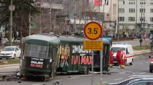 (FOTO i VIDEO) Tramvaj uklonjen s ceste nakon jezive nesreće u Sarajevu