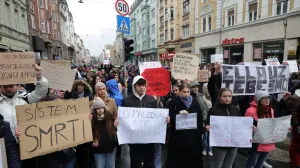 Zabrinjavajuća poruka kruži među roditeljima: Planiraju nerede i paljenje starih tramvaja?