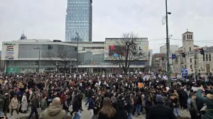 Muriz Memić na protestima: Borim se već deset godina, vještaci koji su sve izmislili se pojavljuju i sada Muriz Memić na protestima: Borim se već deset godina, vještaci koji su sve izmislili se pojavljuju i sada