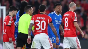 Slavni golman bez kočnica: Mbappe priča o vrijednostima, a živi sa transvestitom Slavni golman bez kočnica: Mbappe priča o vrijednostima, a živi sa transvestitom