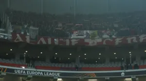 (VIDEO) Sramotan potez igrača Hajduka: Pljunuo prema bh. fudbaleru, pa zaradio isključenje (VIDEO) Sramotan potez igrača Hajduka: Pljunuo prema bh. fudbaleru, pa zaradio isključenje