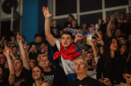 Sudija Ustavnog suda BiH Marin Vukoja na Thompsonovom koncertu u Širokom Brijegu uz nacističke pozdrave