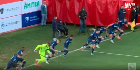 Fudbaleri Željezničara ŠOKIRALI stadion: Pogledajte šta su uradili pred početak drugog poluvremena