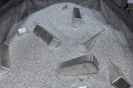 Srebro palo više od 11% zbog velike rasprodaje u Kini