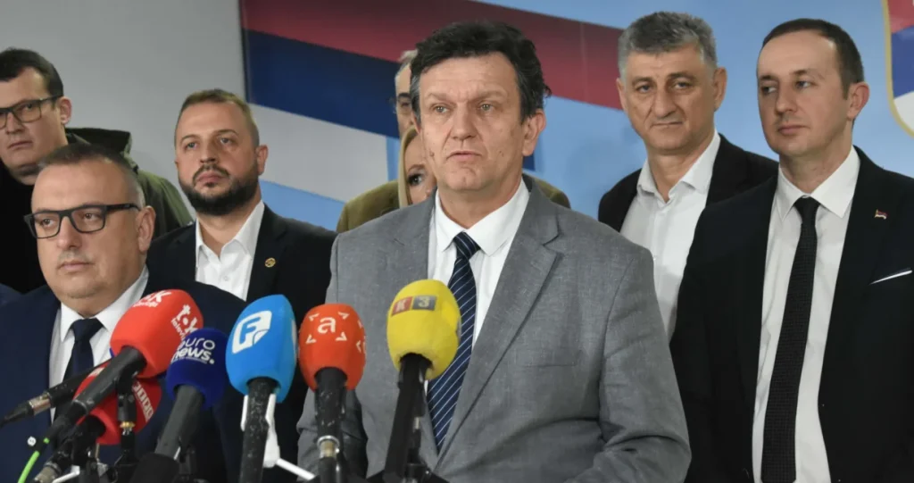 Izazovi u slučaju pada SNSD-a: Ko će popuniti hiljade fotelja u Republici Srpskoj?