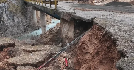 Opasnost po živote putnika: Put Sarajevo – Foča nazivaju putem smrti, u užasnom je stanju