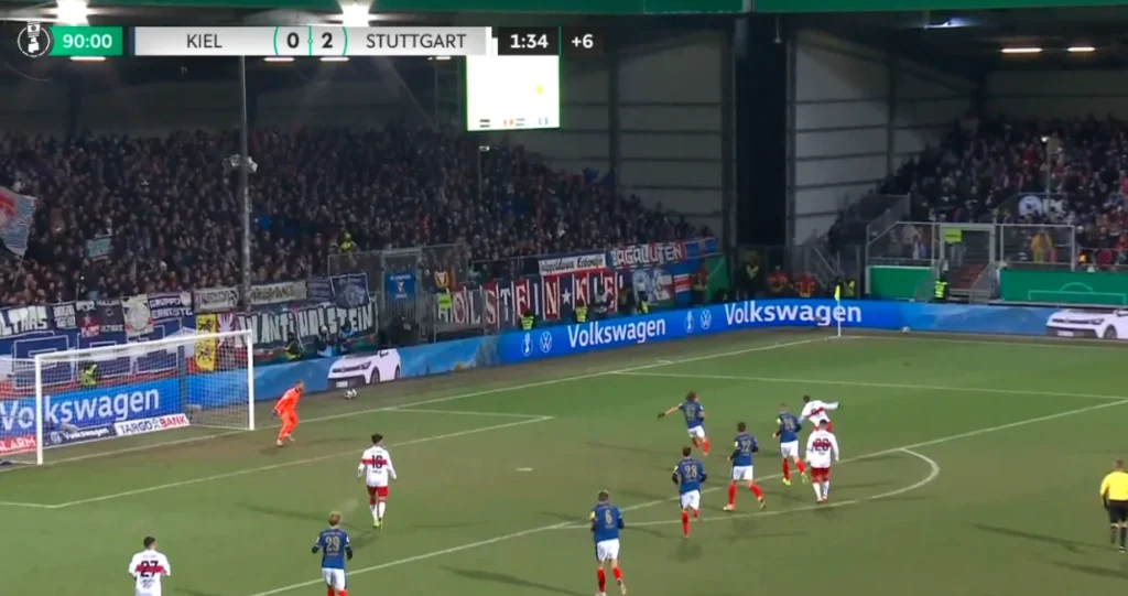 (VIDEO) Demirović upisao NAJBIZARNIJU asistenciju u karijeri, i komentatori su u čudu….