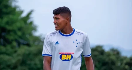 Tragična vijest rastužila svijet sporta: Fudbaler pogođen zalutalim metkom, preminuo je…