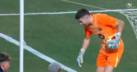 (VIDEO) Golman Barcelone na NAJBIZARNIJI mogući način poklonio korner Albaceteu