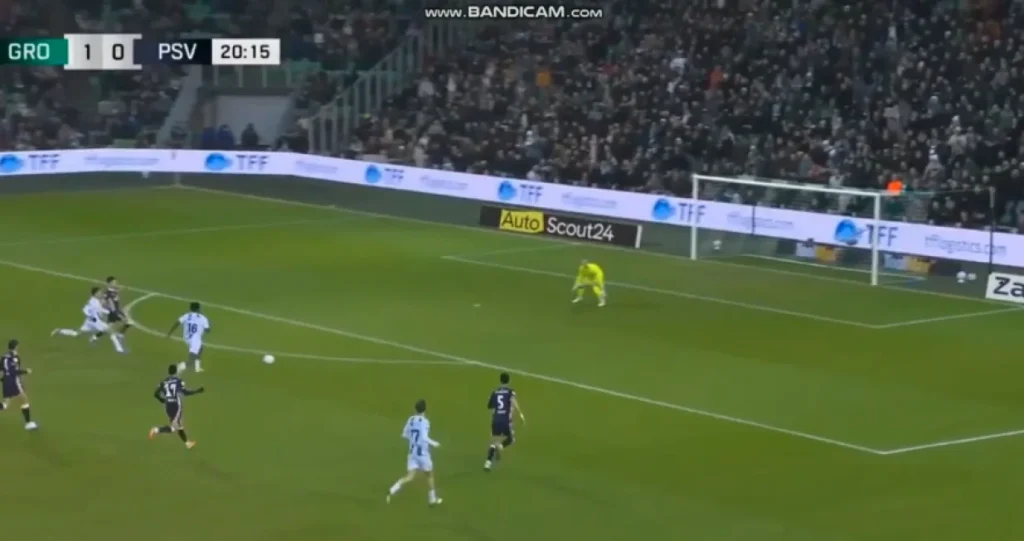 (VIDEO) Pogledajte kako je Bajraktarević u posljednjem trenutku spasio gol PSV-a i svoje saigrače