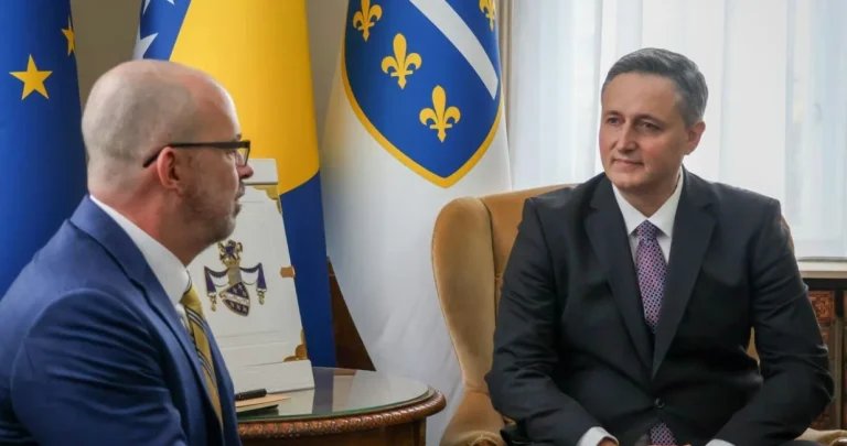 Bećirović sa Ginkelom razgovarao o opasnoj antidejtonskoj politici Milorada Dodika