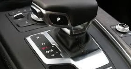 Šta se dešava ako ubacite u rikverc tokom vožnje?