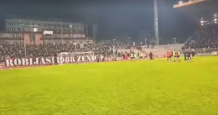 (VIDEO) Evo šta su uradili Robijaši kada su im igrači Čelika došli pred tribinu