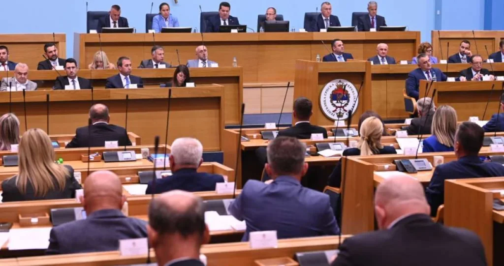 Salto mortale bez pokrića: Dodikovo ponovo mlati praznu slamu