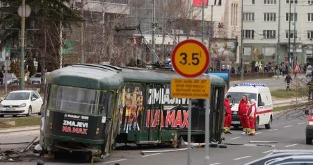 Djevojka koju je udario tramvaj u teškom stanju: U toku je intenzivna reanimacija