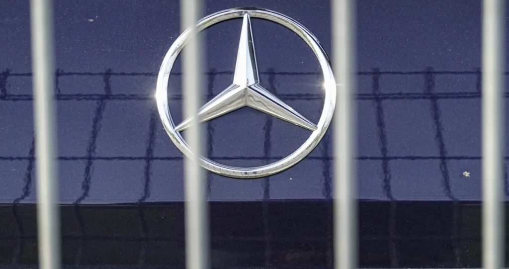 Šok za Mercedes: Dobit gotovo prepolovljena u 2025.