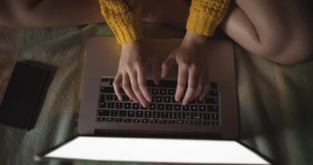 Slovenija planira zabranu društvenih mreža mlađima od 15 godina