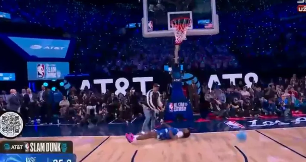 (VIDEO) Čuo se uzdah sa tribina: Neugodan pad prilikom zakucavanja obilježio večer