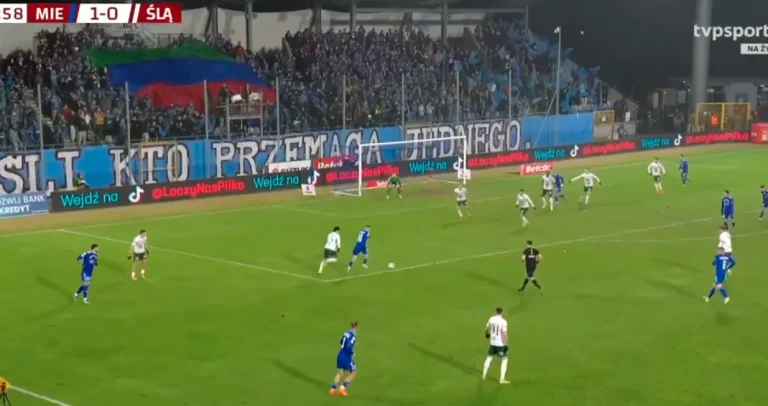 (VIDEO) Bivši igrač Viteza priredio MAGIJU u Poljskoj: Pogledajte ovaj FENOMENALAN gol
