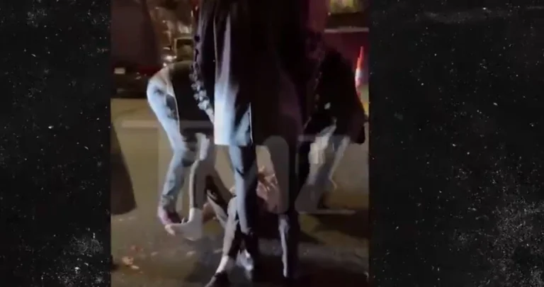 (VIDEO) Odglumio je lik jedne od NAJLUĐIH sportskih ikona u historiji, sada je BRUTALNO pretučen na ulici (VIDEO) Odglumio je lik jedne od NAJLUĐIH sportskih ikona u historiji, sada je BRUTALNO pretučen na ulici