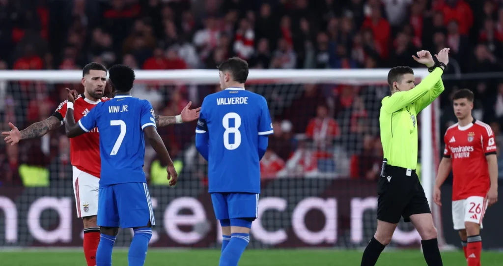 Sudac je na utakmici Benfice i Reala rukama pokazao znak X: Evo šta to znači