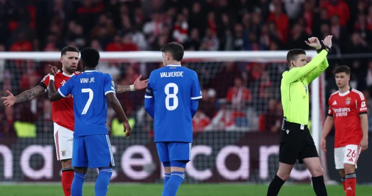 Sudac je na utakmici Benfice i Reala rukama pokazao znak X: Evo šta to znači