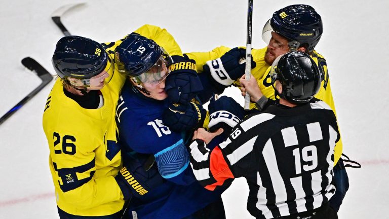 Pršti na ledu: Komšijska tuča na Zimskim olimpijskim igrama Pršti na ledu: Komšijska tuča na Zimskim olimpijskim igrama