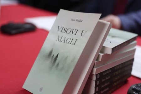 Duhovne visine u magli savremenog čovjeka, predstavljena knjiga Visovi u magli Harisa Silajdžića