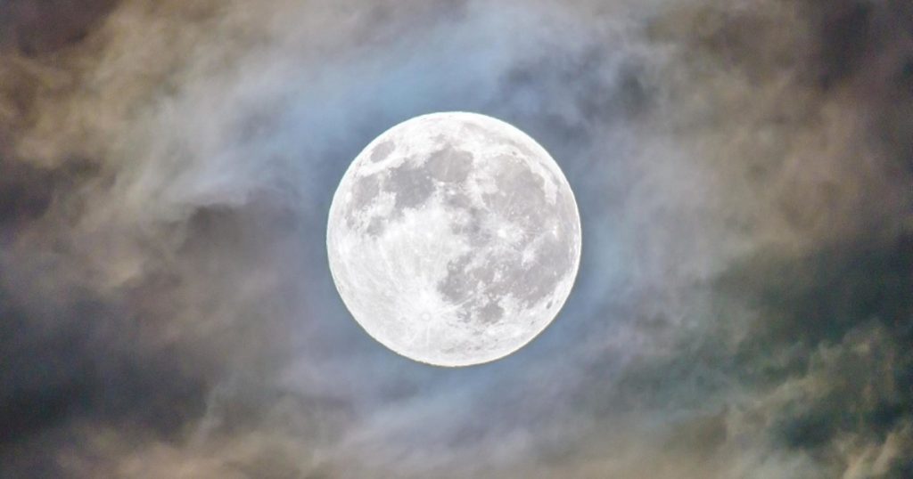 Što bi se dogodilo kad bi asteroid 2024 YR4 zaista udario u Mjesec?