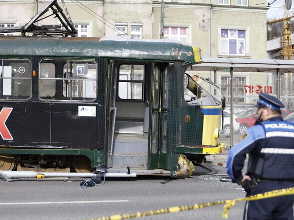 Kantonalni tužilac Slaviša Lučić je insistirao da vozač tramvaja Adnan Kasapović bude uhapšen Kantonalni tužilac Slaviša Lučić je insistirao da vozač tramvaja Adnan Kasapović bude uhapšen