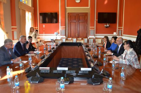 Zvaničnici Distrikta održali sastanke s predstavnicima diplomatskih misija SAD-a, Ujedinjenog Kraljevstva i Slovačke