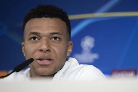 Mbappe negira da je Real pregledao pogrešno koljeno poslije njegove povrede
