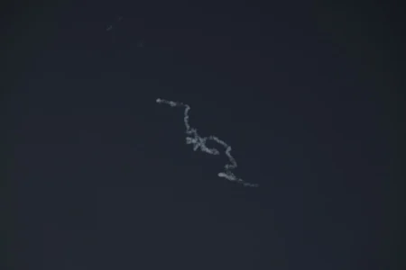 Dvoje poginulih nakon pada krhotina presretnutog projektila u Abu Dhabiju