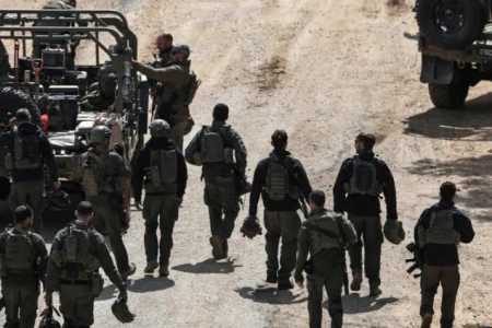 Izraelski vojnici zlostavljali palestinsko dijete tokom pritvaranja njegovog oca u Gazi