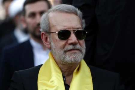 Od pregovarača do mete: Ko je Ali Larijani