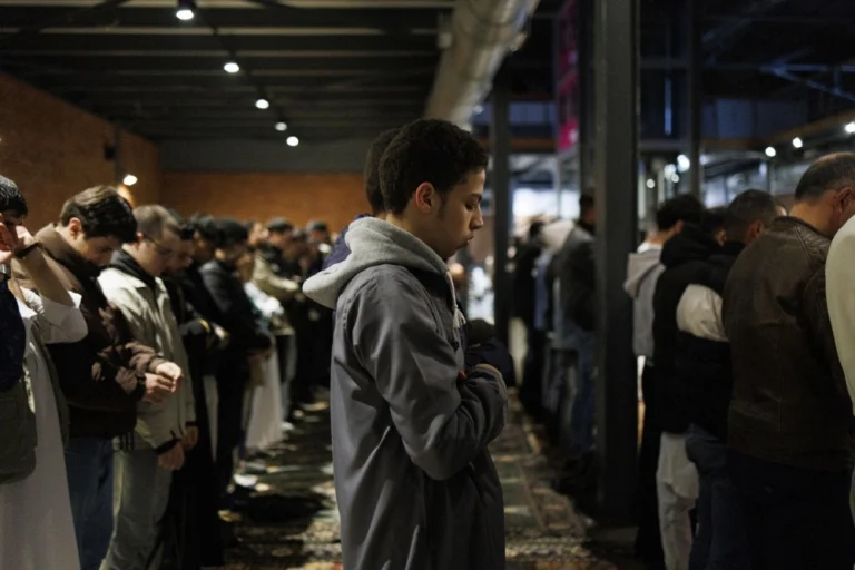 Muslimani širom svijeta obilježavaju kraj mjeseca ramazana u sjeni rata Muslimani širom svijeta obilježavaju kraj mjeseca ramazana u sjeni rata