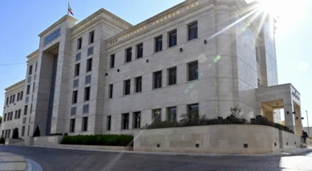 Iranski ambasador u Libanu, koji je proglašen personom non grata, ostaje u Bejrutu