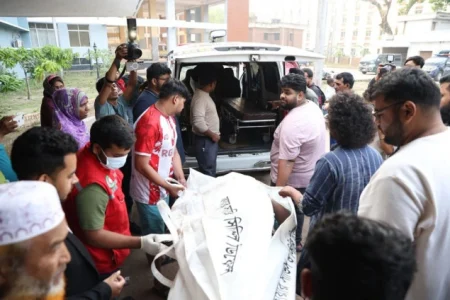 Autobus sletio u rijeku: Poginulo 26, traga se za još šest osoba nestalih u Bangladešu