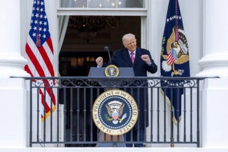 Trump: Ako Hormuz ne bude otvoren odmah, uništićemo ostrvo Harg, iranske elektrane i naftne bušotine Trump: Ako Hormuz ne bude otvoren odmah, uništićemo ostrvo Harg, iranske elektrane i naftne bušotine