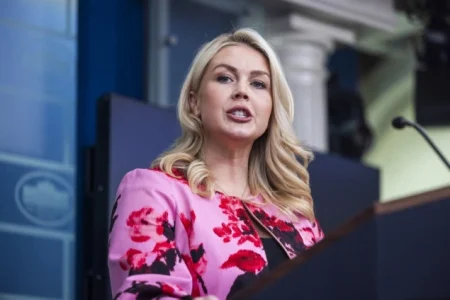 SAD tvrdi da pregovori s Iranom dobro napreduju uprkos javnom negiranju iz Teherana SAD tvrdi da pregovori s Iranom dobro napreduju uprkos javnom negiranju iz Teherana