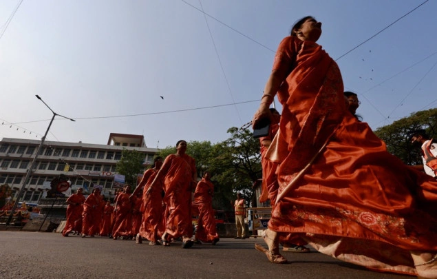 Najmanje osam ljudi poginulo u stampedu u indijskom hramu Najmanje osam ljudi poginulo u stampedu u indijskom hramu