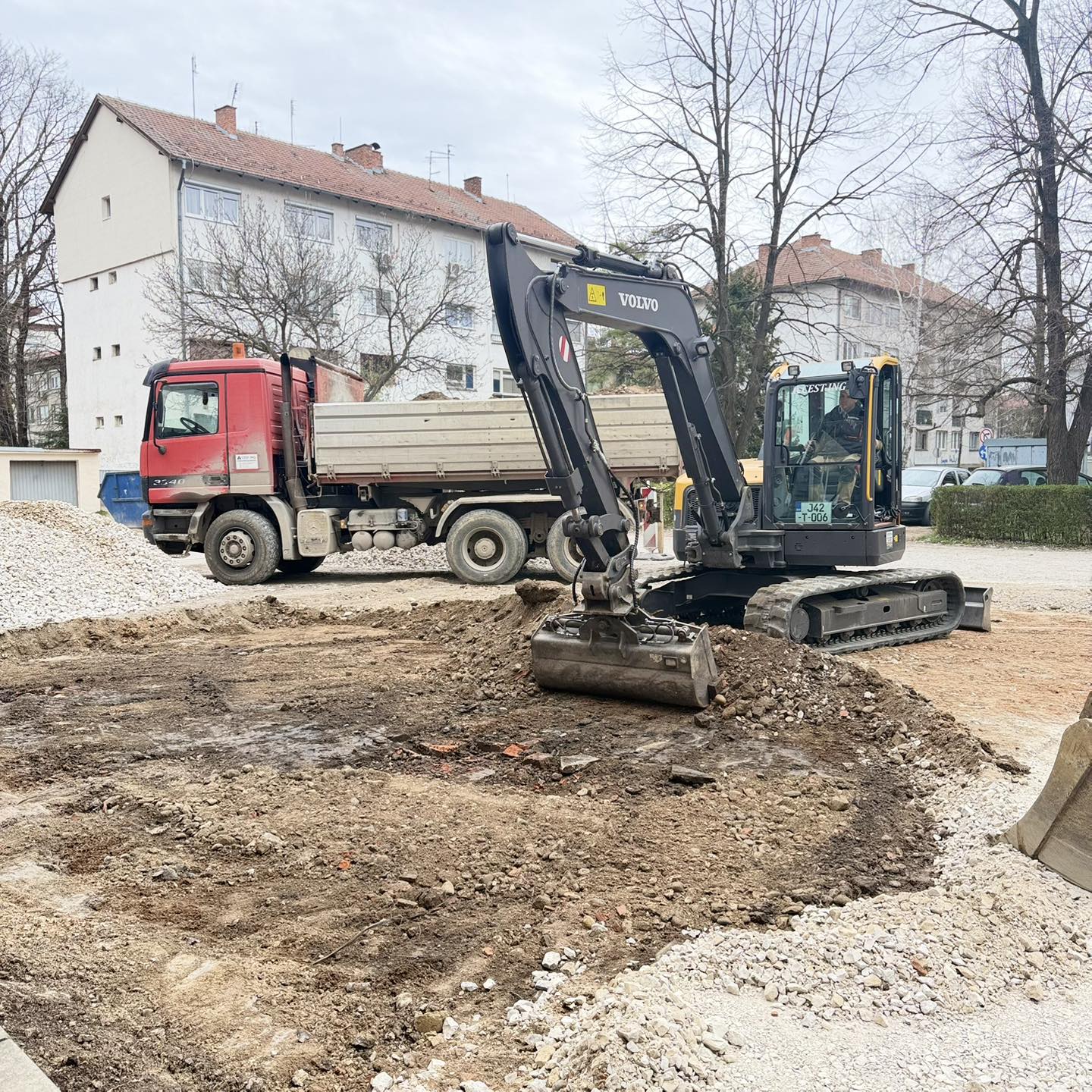 JP PUTEVI BRČKO: Почетак изградње паркинга и приступног пута у улици Јосипа Бискупа Штадлера.