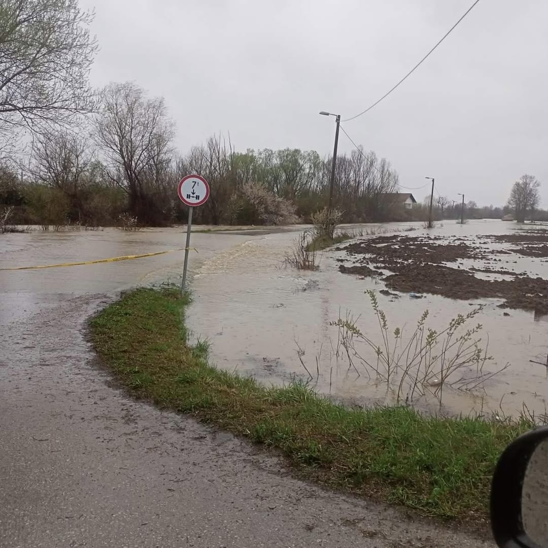 JP PUTEVI BRČKO: Зона Запад, Доњи Вукшић – Ланишта.
 Поплаве на подручју Дистрикта узроковале су …