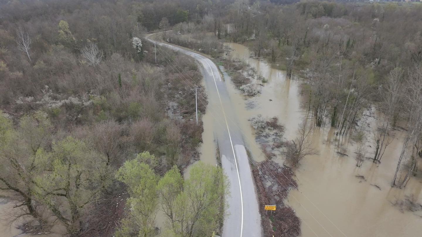 JP PUTEVI BRČKO:  OBAVJEŠTENJE 
 Obavještavamo sve učesnike u saobraćaju da su, usljed izlijevanj…