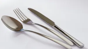 Prestanite koristiti skupe hemikalije: Alkoholno sirće će očistiti mašinu za suđe za tren