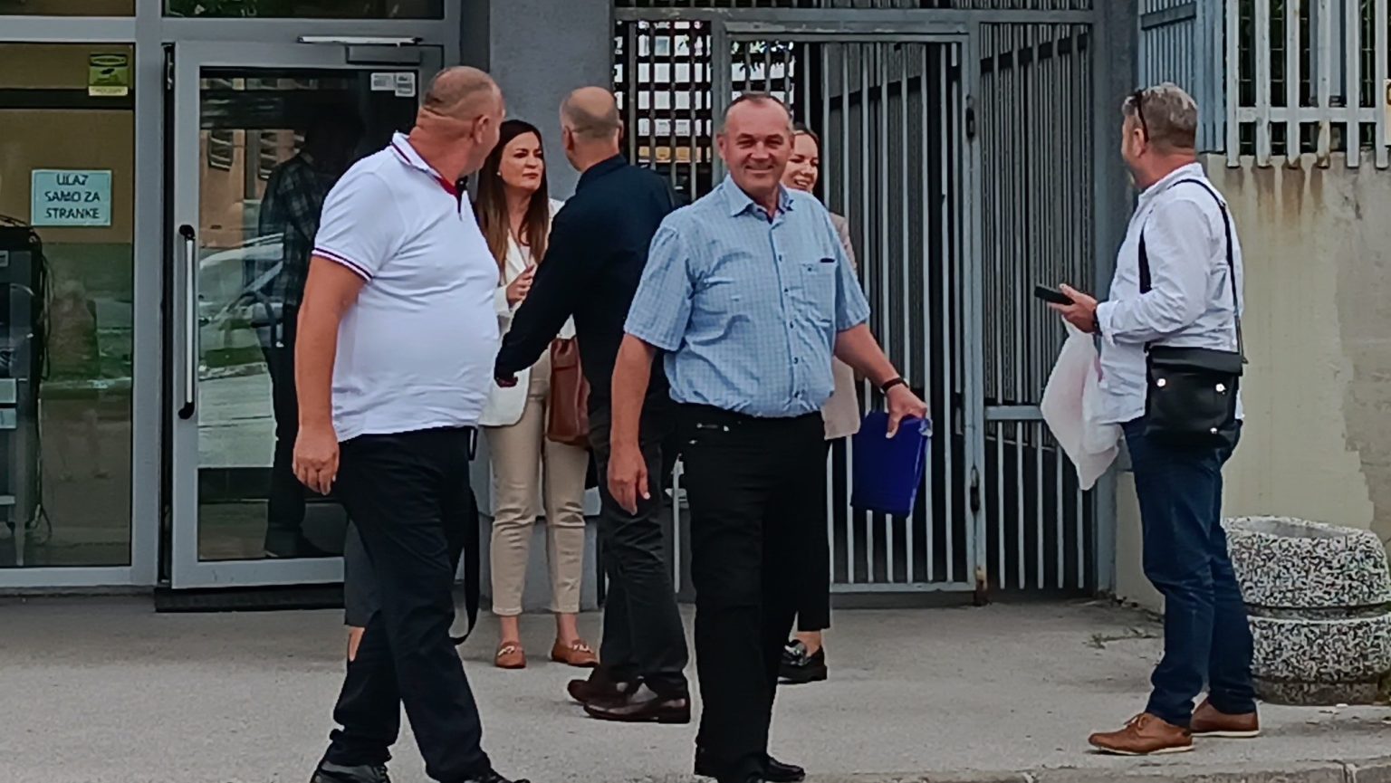 Hadžić i ostali: Svjedok precizirao šta se vidjelo s prozora