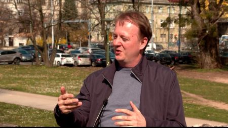 Razgovor s Andražem Rožmanom: Kako jedan papir može odrediti nečiji život – ili ga u potpunosti izbrisati